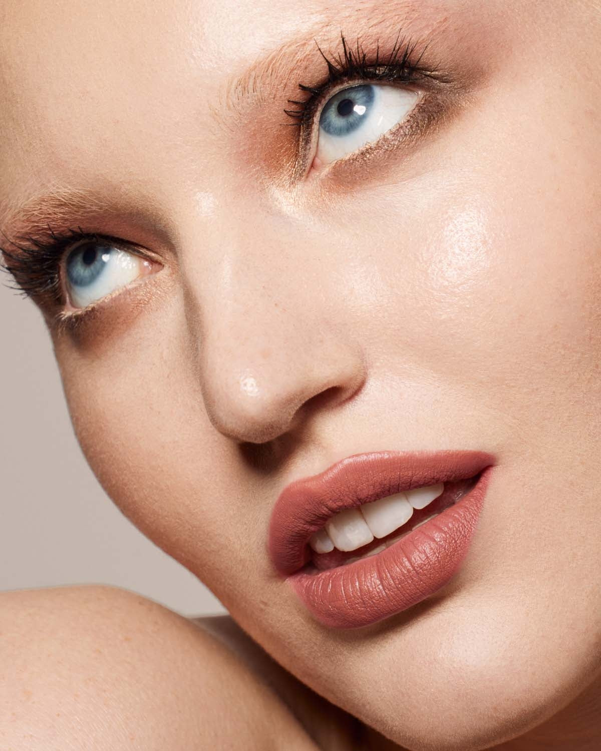 Stunna Lip Paint Longwear Fluid Lip Color ?? Uninterested - Image 3